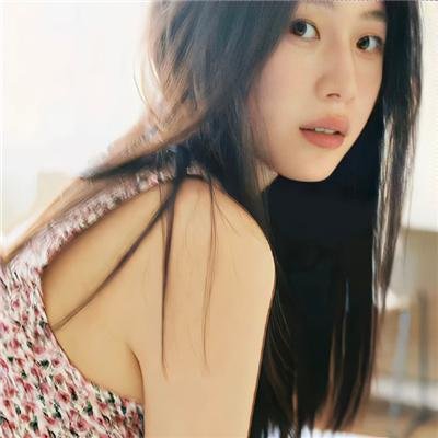 皮裘大衣女人
